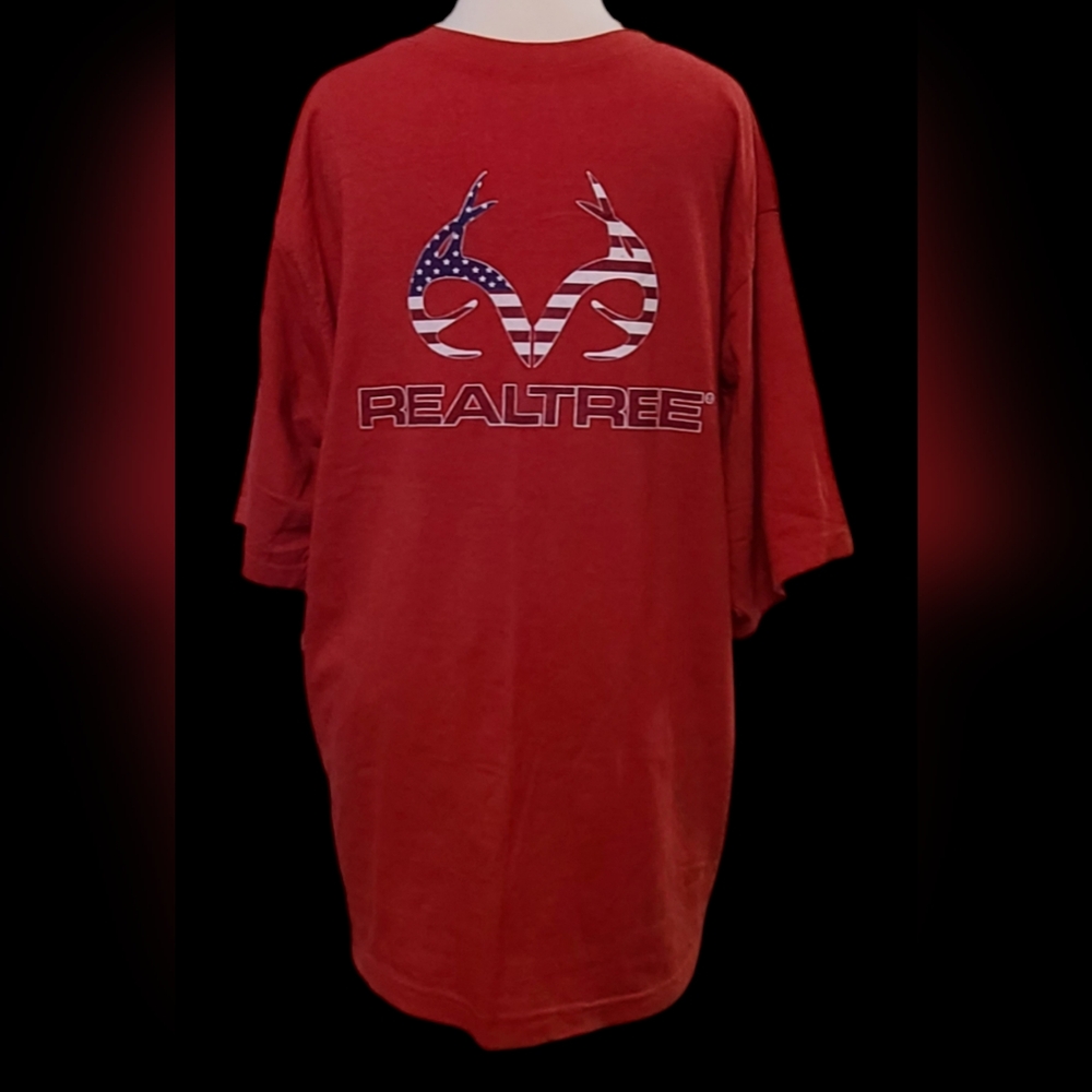Realtree size 2XL Red Graphic T-Shirt